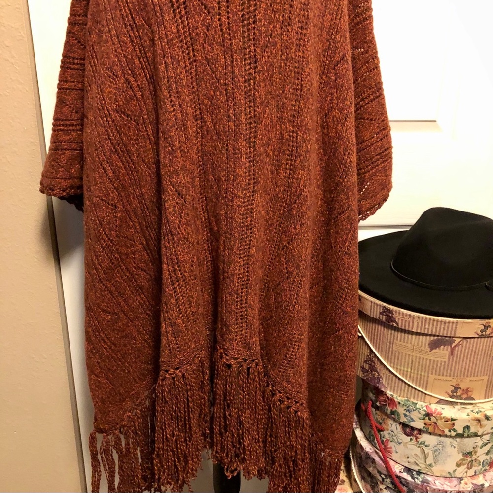 🧶ARNHEM🧶100% LAMBSWOOL PONCHO - Picture 5 of 8